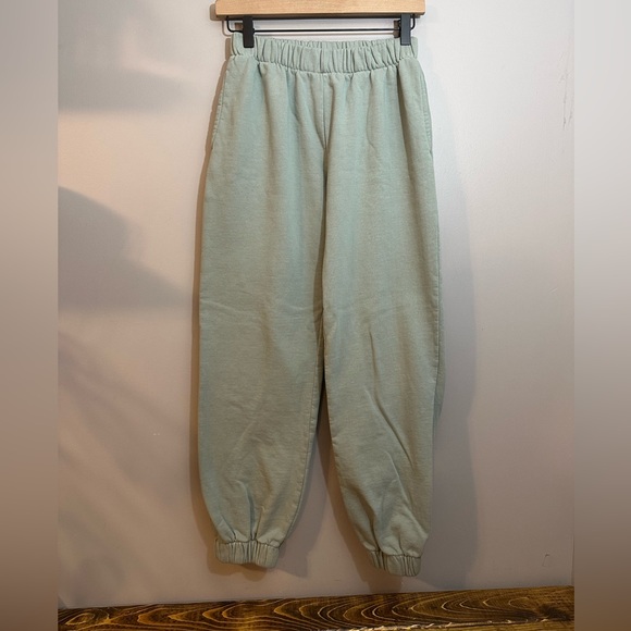 Brandy Melville Pants - John Galt Sweatpants Womens S/M Sage Green Brandy Melville Jogger Pockets